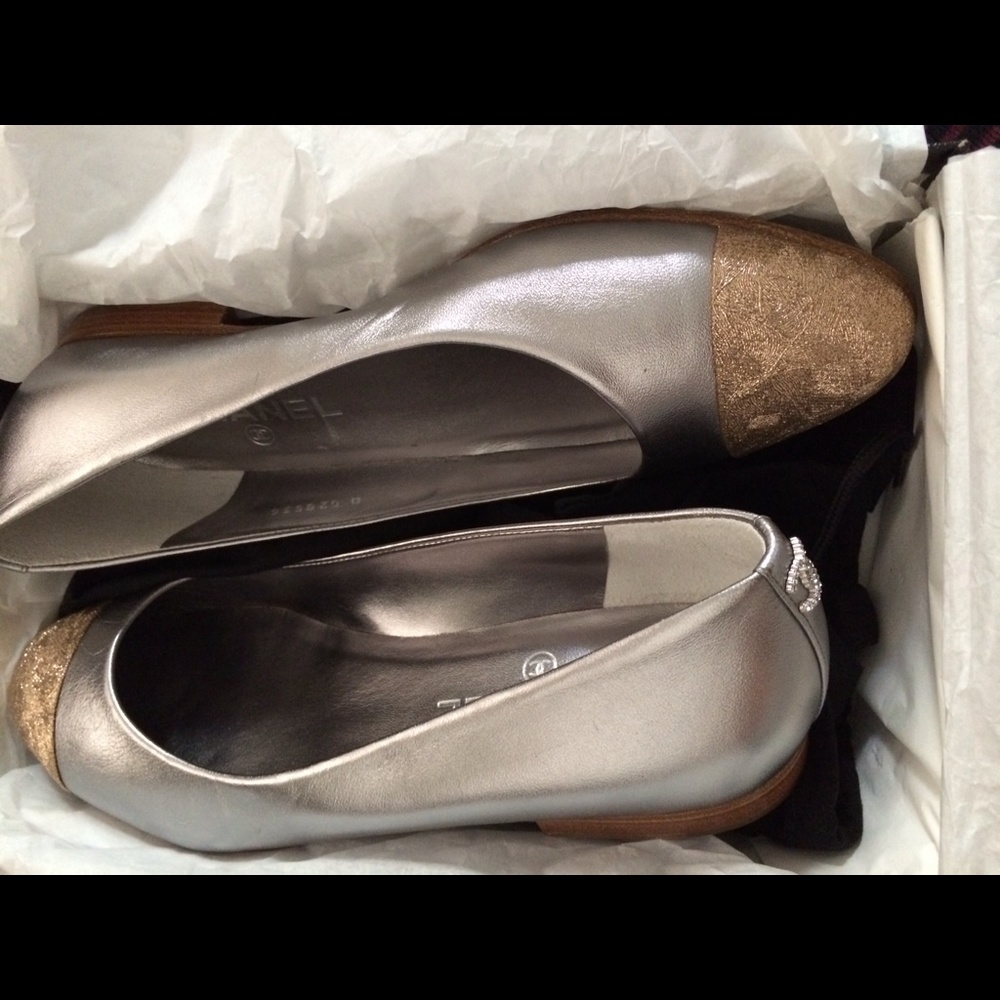 Chanel rare two tone flats in silver & ros…
